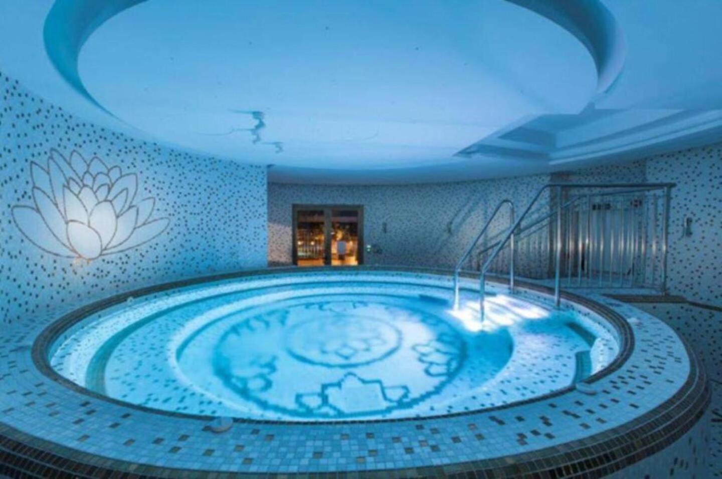 Urban Oasis At Luxurious Ocean Village Gibraltar Zewnętrze zdjęcie