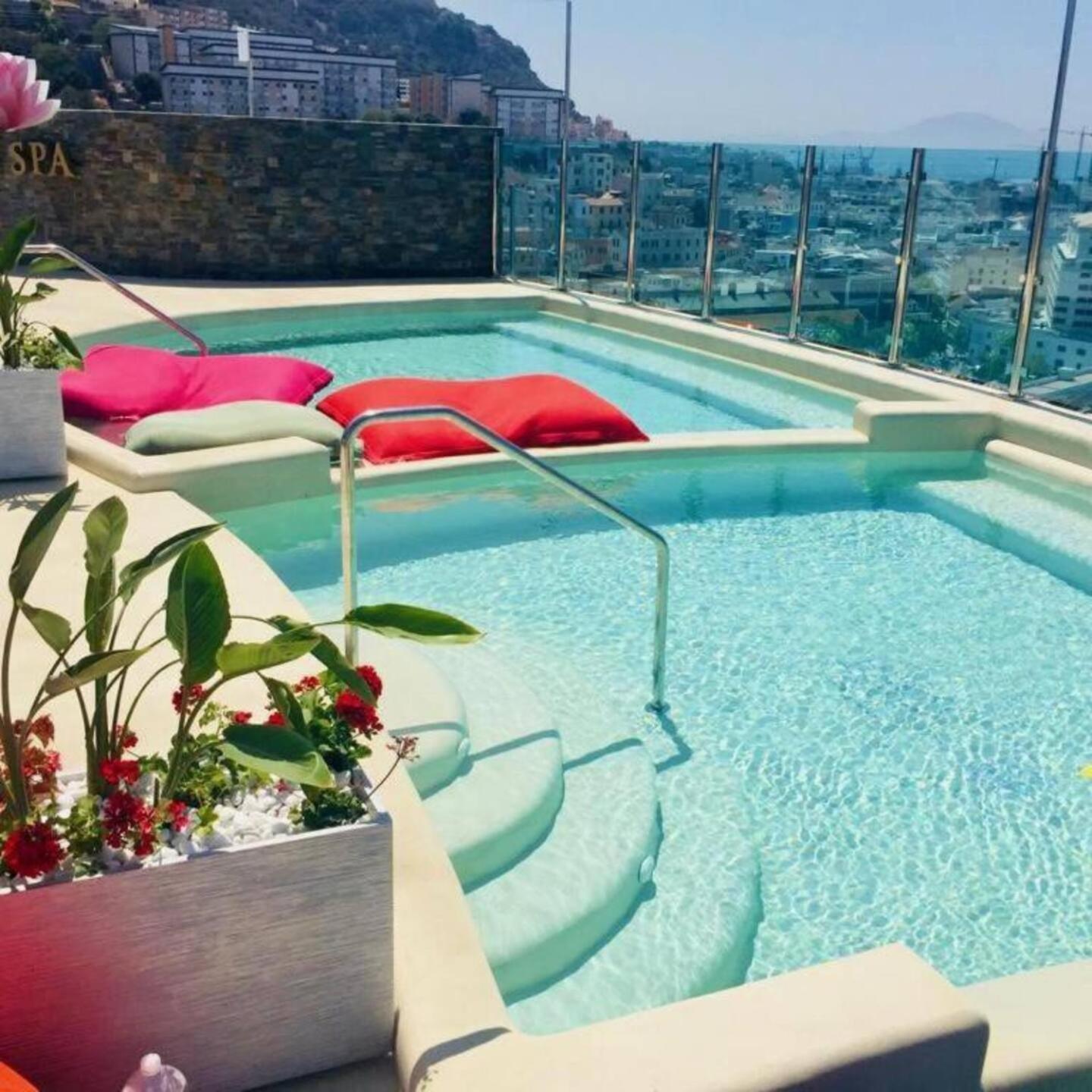 Urban Oasis At Luxurious Ocean Village Gibraltar Zewnętrze zdjęcie