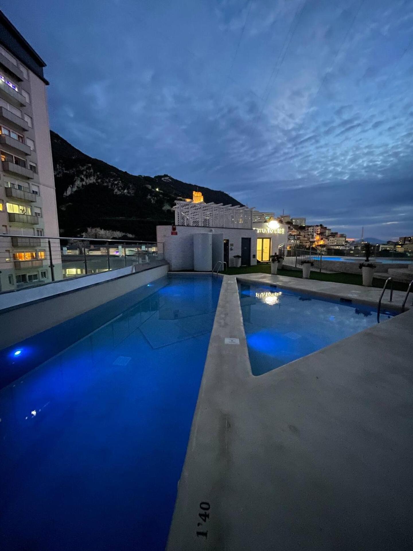 Urban Oasis At Luxurious Ocean Village Gibraltar Zewnętrze zdjęcie